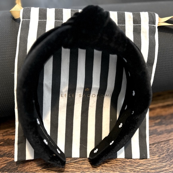 Lele Sadoughi Accessories - NEW Lele Sadoughi Black Velvet Headband